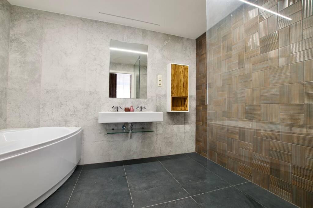 Premium Apartment By Hi5 - Best Ever Budapest Eksteriør bilde