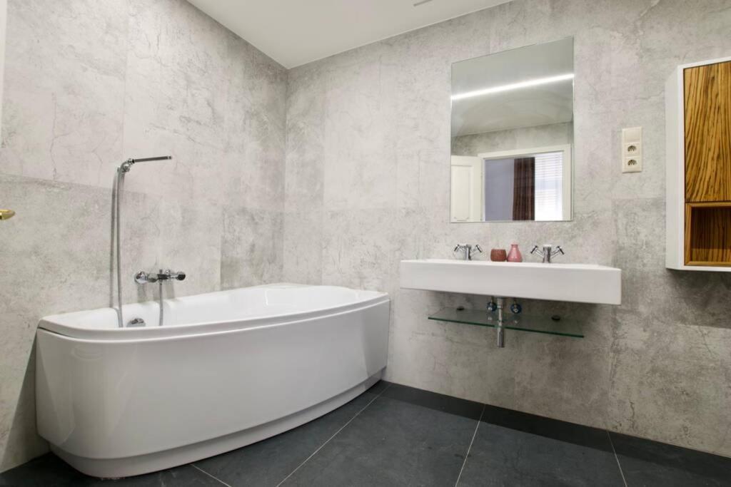 Premium Apartment By Hi5 - Best Ever Budapest Eksteriør bilde